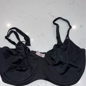 Victoria’s Secret 36DDD push-up without padding bra for sale 🖤